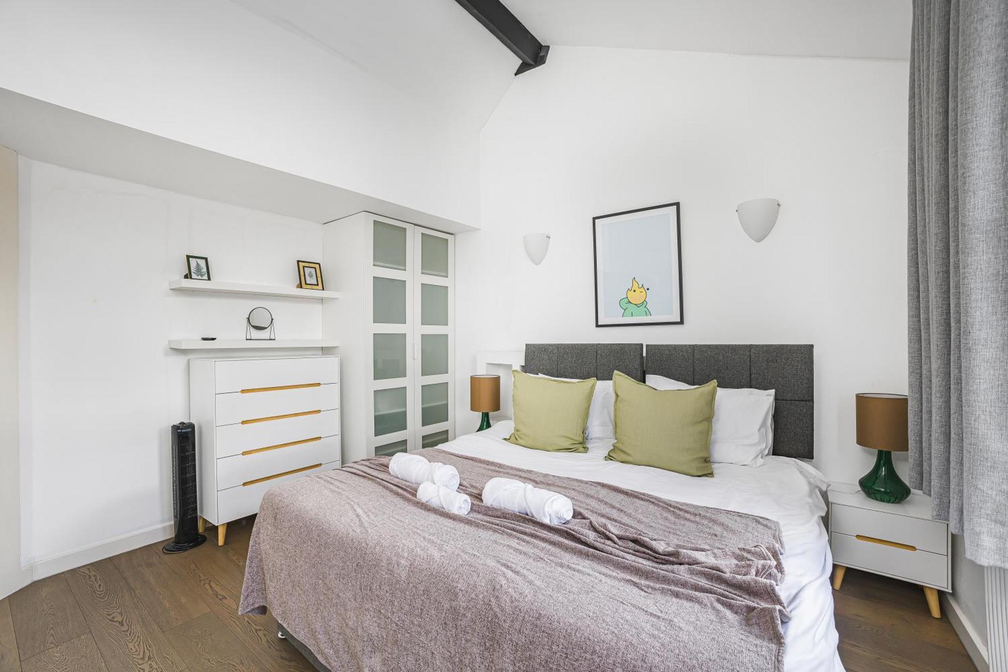 Great Eastern 3 By Artsy Apartament